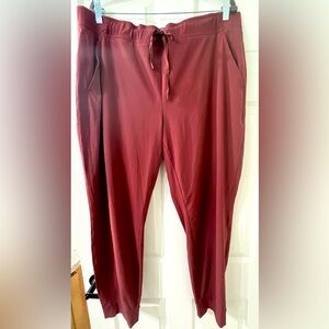 Eddie Bauer Departure Joggers, size XLT wine color